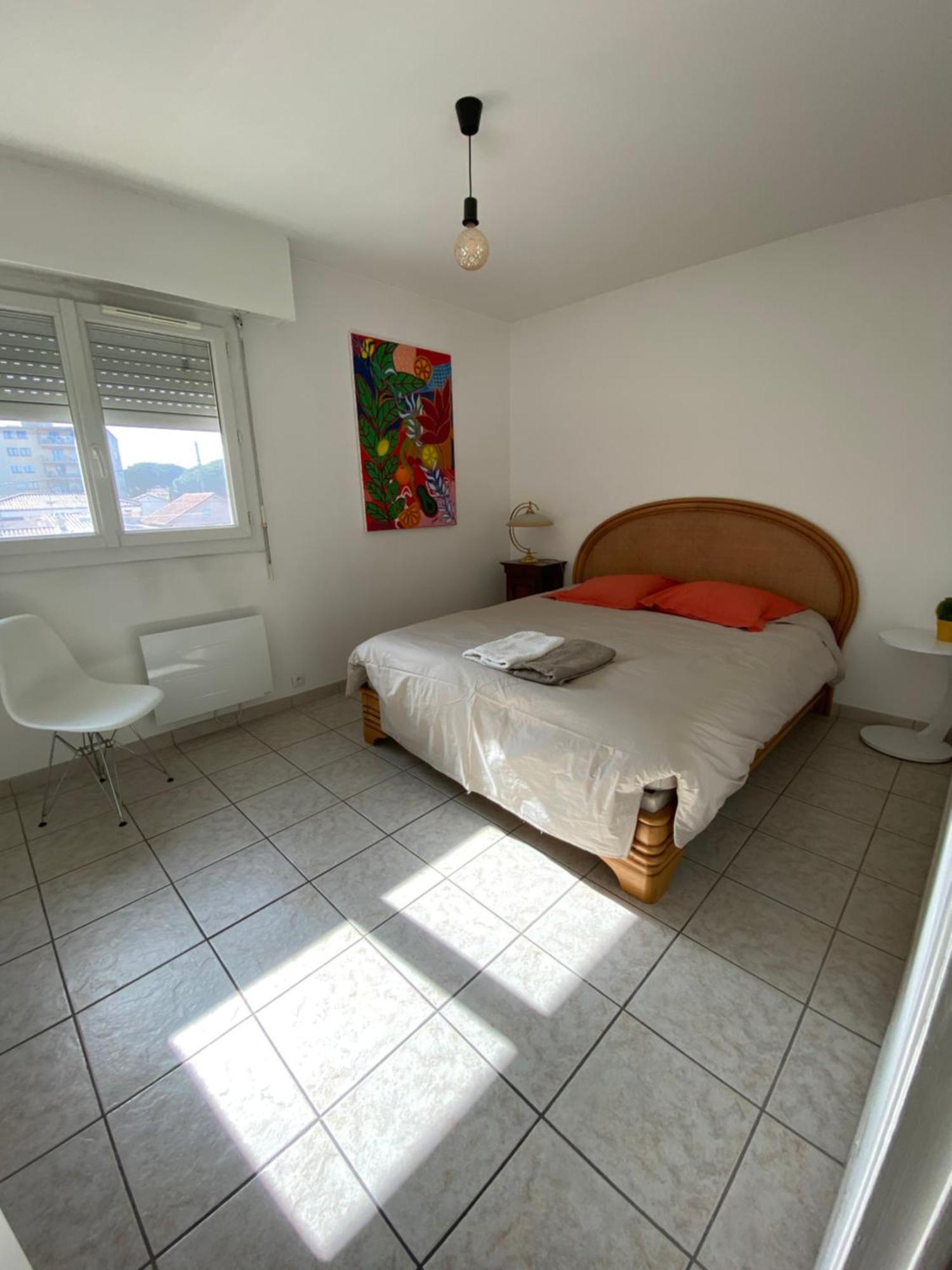 Chez Virginie : Appartement Lumineux Au Calme. Fréjus Eksteriør bilde