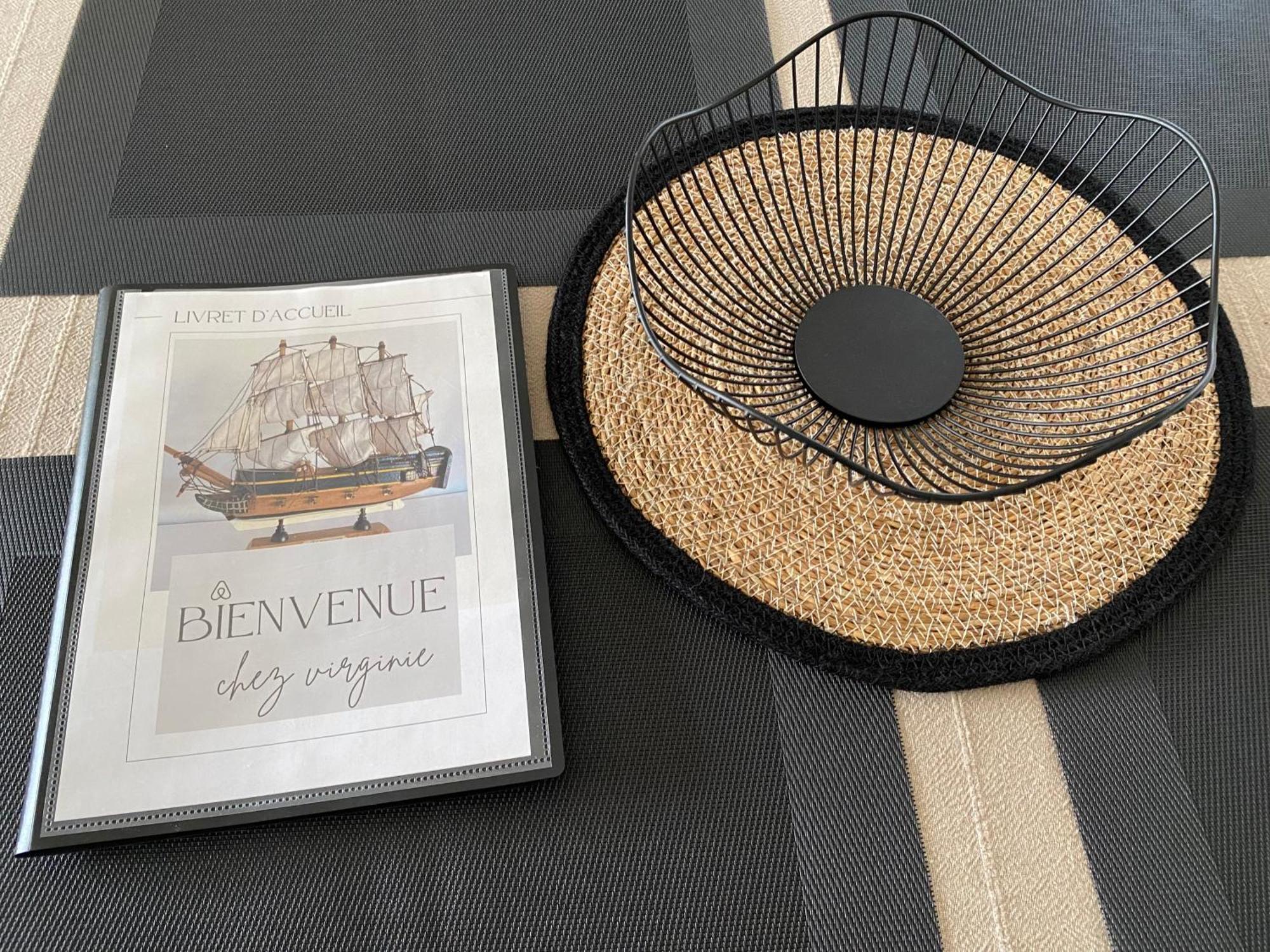 Chez Virginie : Appartement Lumineux Au Calme. Fréjus Eksteriør bilde
